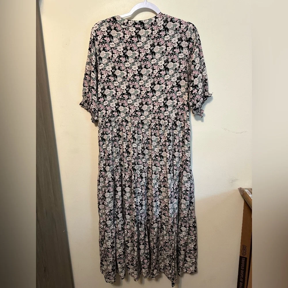 Natural Life Maxi Dress Tiered Size Medium Black and Pink Floral Boho‎ Hippie - Picture 3 of 3